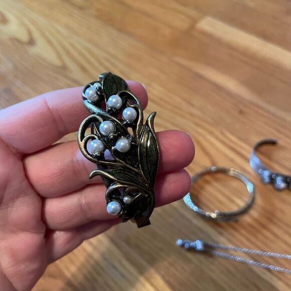 JEWELRY | bundle of 4 bracelets - Picture 3 of 16